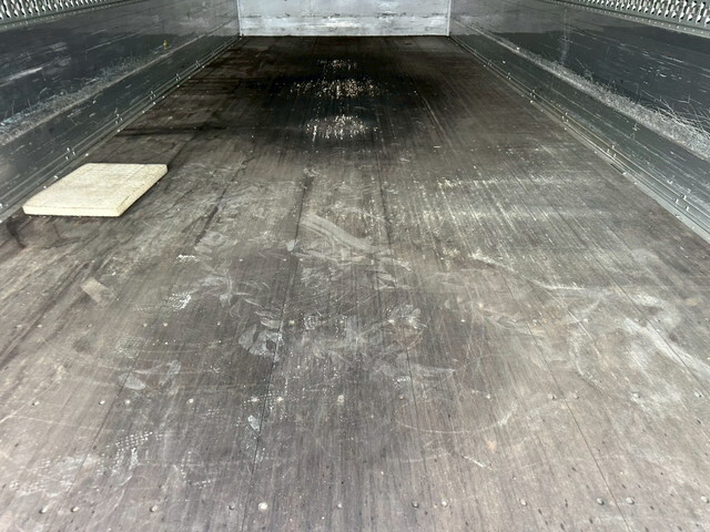 いすゞフォワードアルミウイング中型（4t）[写真08]