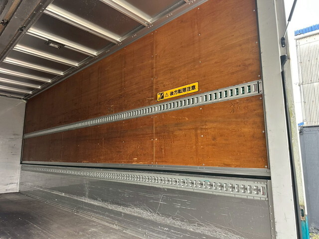 いすゞフォワードアルミウイング中型（4t）[写真09]