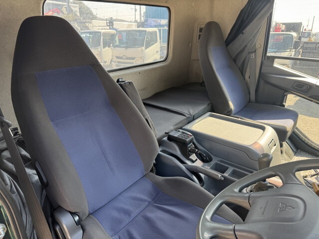 三菱ふそうファイターシャーシ中型（4t）[写真24]