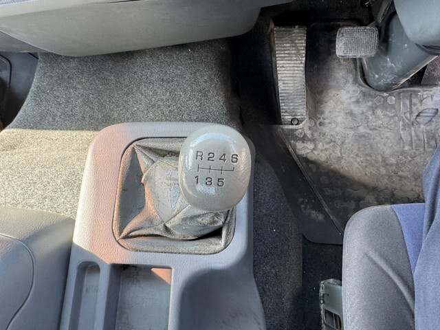 三菱ふそうファイターシャーシ中型（4t）[写真27]