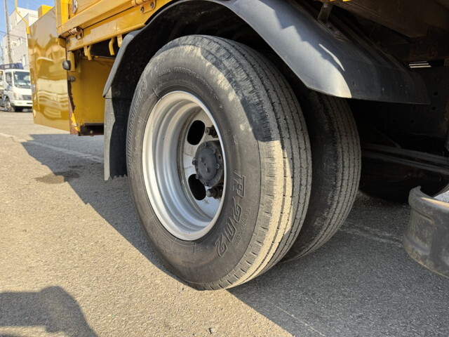 三菱ふそうキャンター道路作業車小型（2t・3t）[写真17]