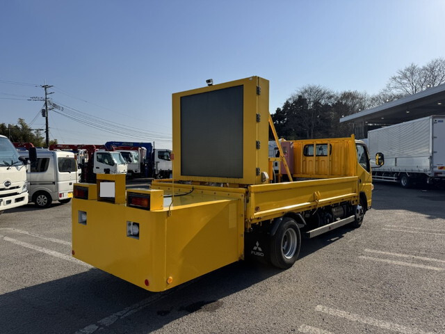 三菱ふそうキャンター道路作業車小型（2t・3t）[写真02]