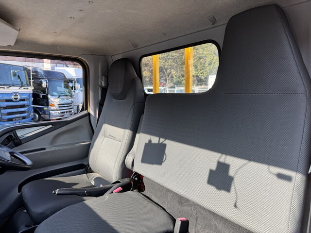 三菱ふそうキャンター道路作業車小型（2t・3t）[写真07]