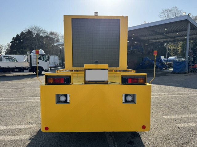 三菱ふそうキャンター道路作業車小型（2t・3t）[写真09]