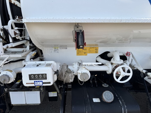 日野レンジャータンク車（タンクローリー）中型（4t）[写真12]