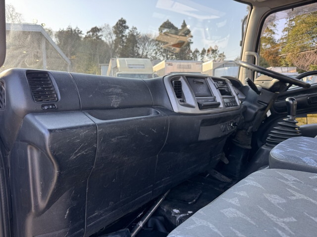 日野レンジャータンク車（タンクローリー）中型（4t）[写真09]