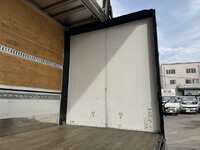 UDトラックスクオンアルミウイング大型（10t）[写真11]