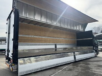 UDトラックスクオンアルミウイング大型（10t）[写真13]