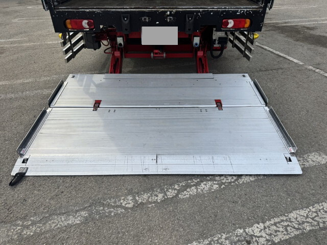 UDトラックスクオンアルミウイング大型（10t）[写真14]