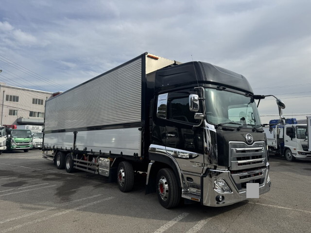 UDトラックスクオンアルミウイング大型（10t）[写真03]