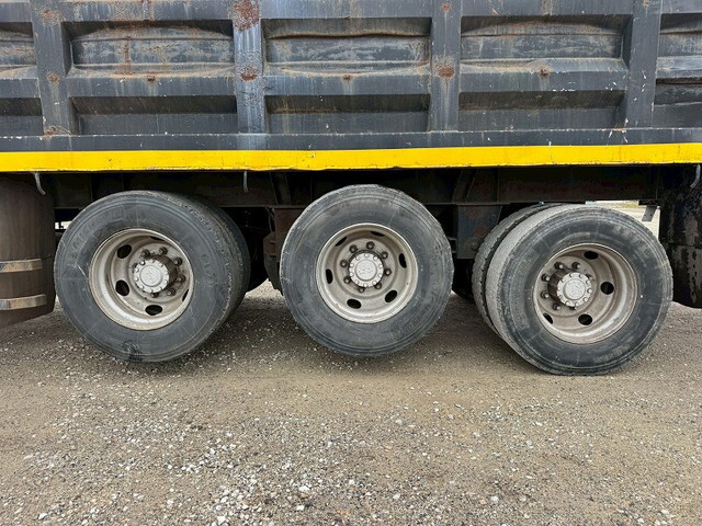 その他のメーカーその他の車種土砂ダンプトレーラー大型（10t）[写真32]