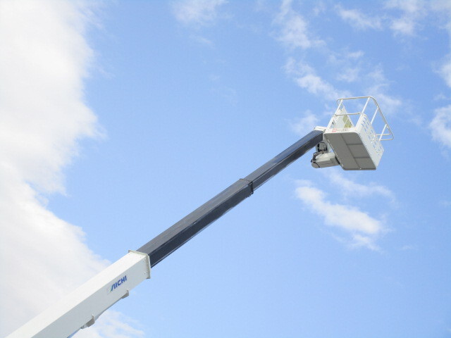 いすゞエルフ高所作業車小型（2t・3t）[写真19]