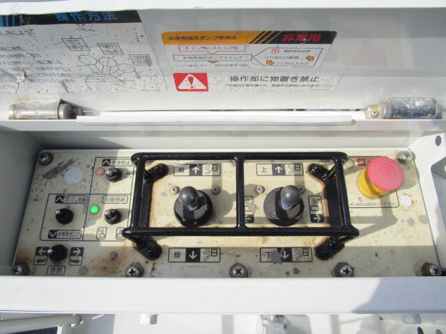 いすゞエルフ高所作業車小型（2t・3t）[写真24]