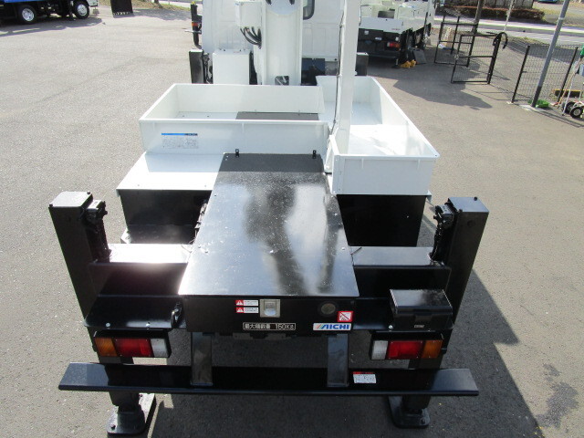 いすゞエルフ高所作業車小型（2t・3t）[写真28]