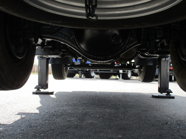 いすゞエルフ高所作業車小型（2t・3t）[写真38]