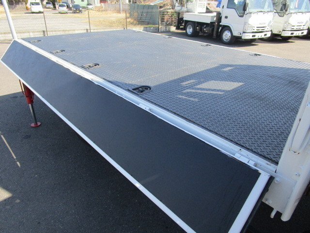 いすゞエルフクレーン5段小型（2t・3t）[写真11]