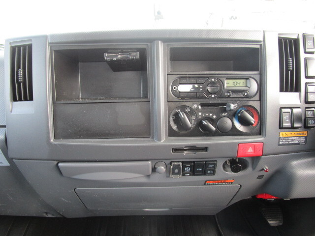 いすゞエルフクレーン5段小型（2t・3t）[写真24]