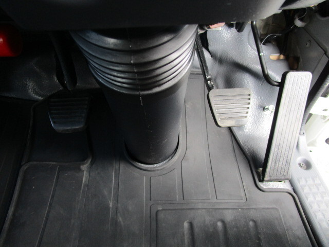 いすゞエルフクレーン5段小型（2t・3t）[写真26]