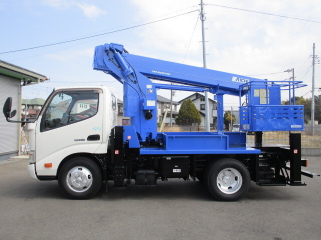 日野デュトロ高所作業車小型（2t・3t）[写真04]