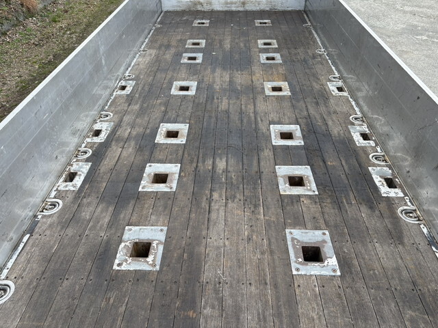 UDトラックスクオンアルミブロック大型（10t）[写真10]