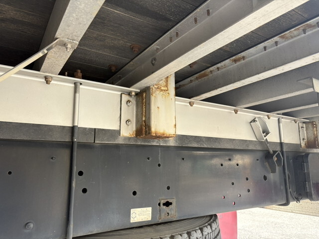 UDトラックスクオンアルミブロック大型（10t）[写真15]