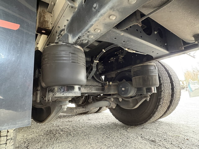 UDトラックスクオンアルミブロック大型（10t）[写真16]