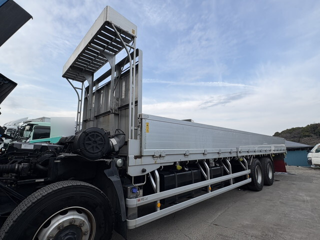 UDトラックスクオンアルミブロック大型（10t）[写真25]