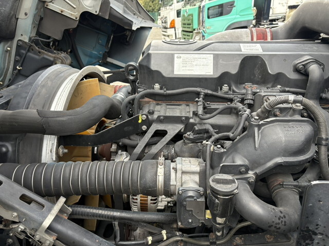 UDトラックスクオンアルミブロック大型（10t）[写真26]