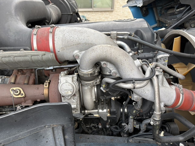 UDトラックスクオンアルミブロック大型（10t）[写真28]