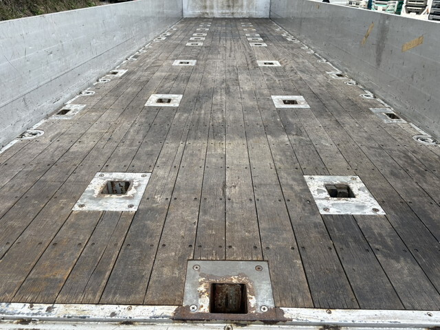 UDトラックスクオンアルミブロック大型（10t）[写真09]