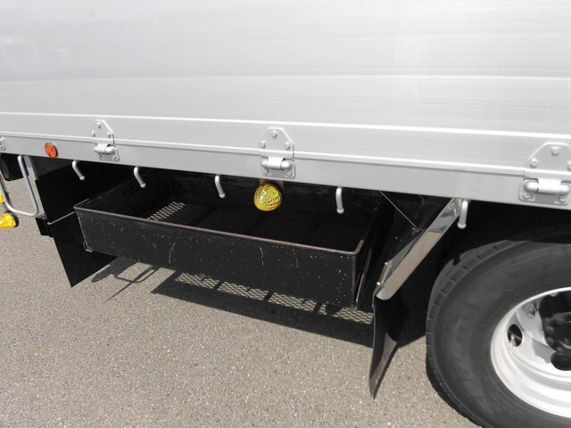 日野レンジャーアルミブロック中型（4t）[写真24]