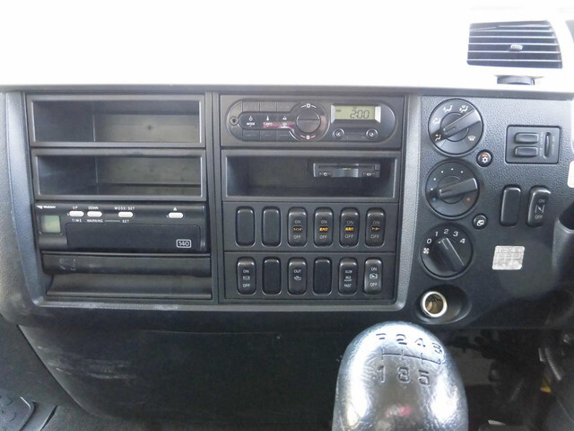 三菱ふそうファイターアルミウイング中型（4t）[写真19]