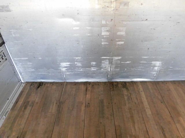 三菱ふそうファイターアルミウイング中型（4t）[写真27]