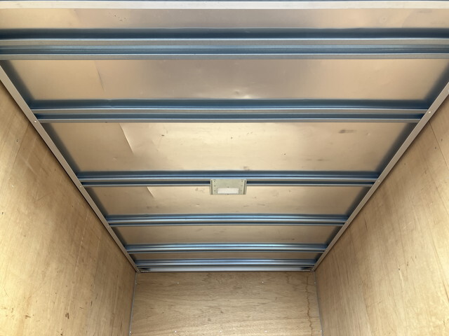 いすゞエルフアルミバン小型（2t・3t）[写真12]