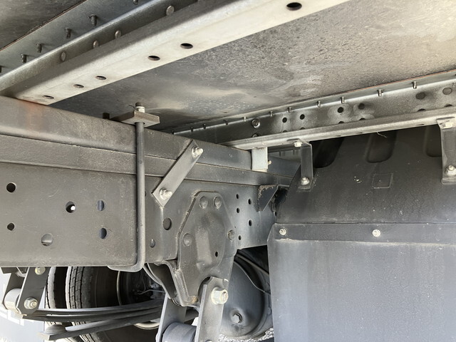 いすゞエルフアルミバン小型（2t・3t）[写真25]