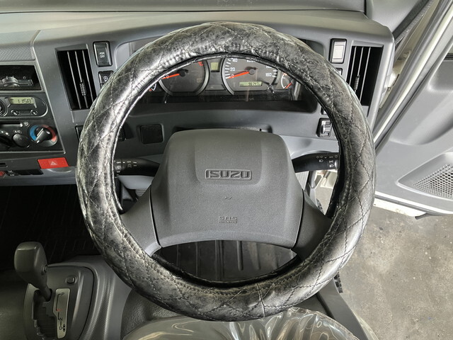 いすゞエルフアルミバン小型（2t・3t）[写真36]