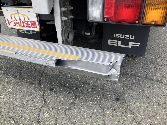 いすゞエルフアルミバン小型（2t・3t）[写真39]