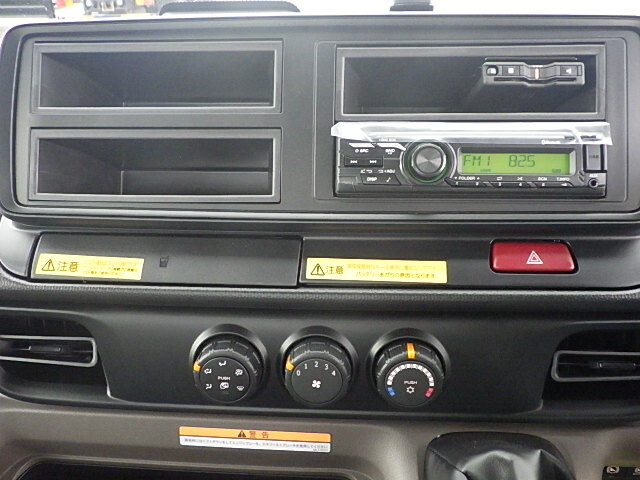 三菱ふそうキャンターセーフティローダー小型（2t・3t）[写真32]