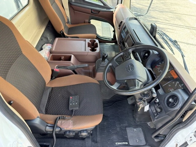 日野レンジャー冷凍車（冷蔵車）中型（4t）[写真25]