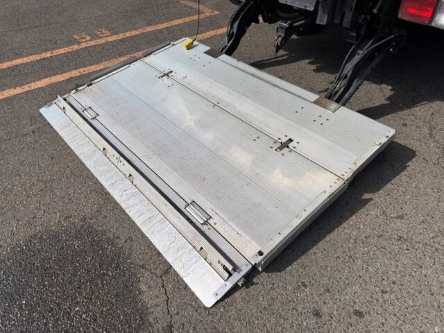 日野レンジャー冷凍車（冷蔵車）中型（4t）[写真06]