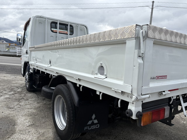 三菱ふそうキャンター平ボディ小型（2t・3t）[写真13]