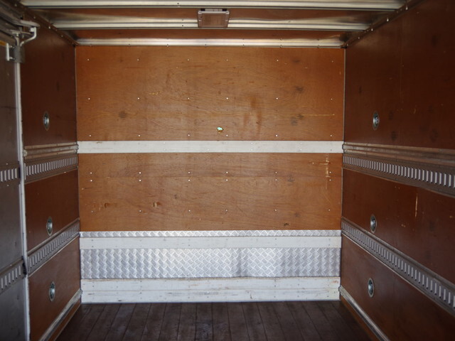 三菱ふそうファイターアルミバン中型（4t）[写真13]