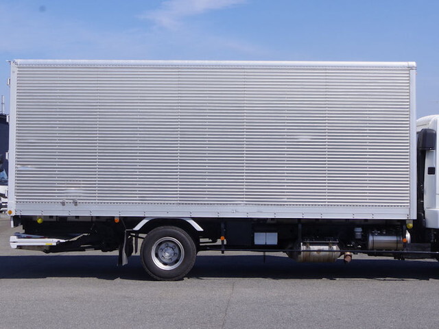 三菱ふそうファイターアルミバン中型（4t）[写真19]