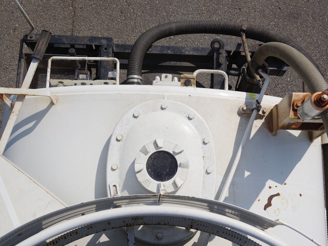 いすゞエルフバキュームカー小型（2t・3t）[写真12]