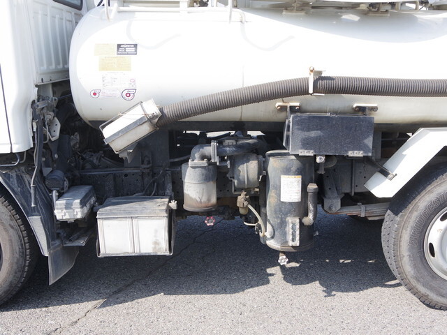 いすゞエルフバキュームカー小型（2t・3t）[写真14]