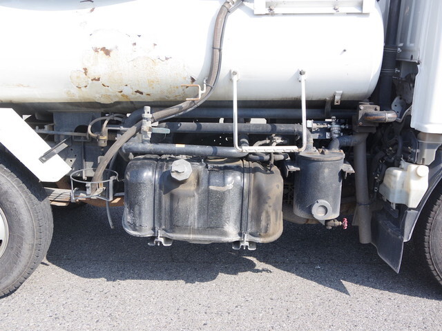 いすゞエルフバキュームカー小型（2t・3t）[写真15]