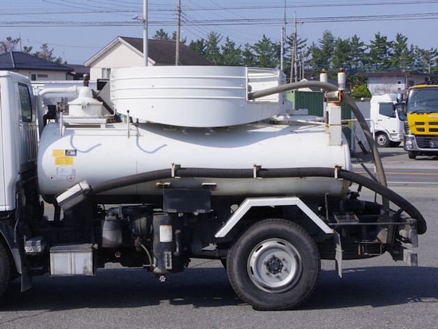 いすゞエルフバキュームカー小型（2t・3t）[写真18]