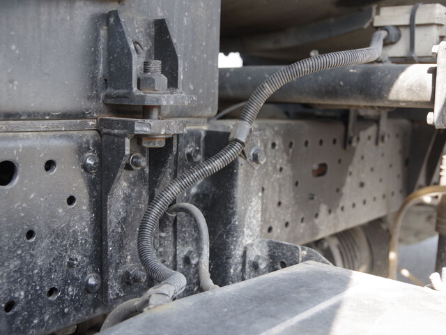 いすゞエルフバキュームカー小型（2t・3t）[写真06]