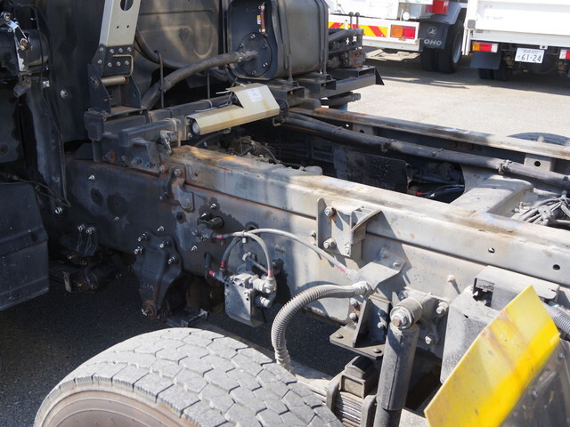 いすゞギガセーフティローダー大型（10t）[写真08]