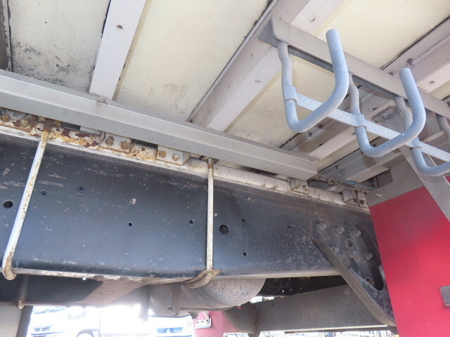 いすゞギガアルミウイング大型（10t）[写真12]